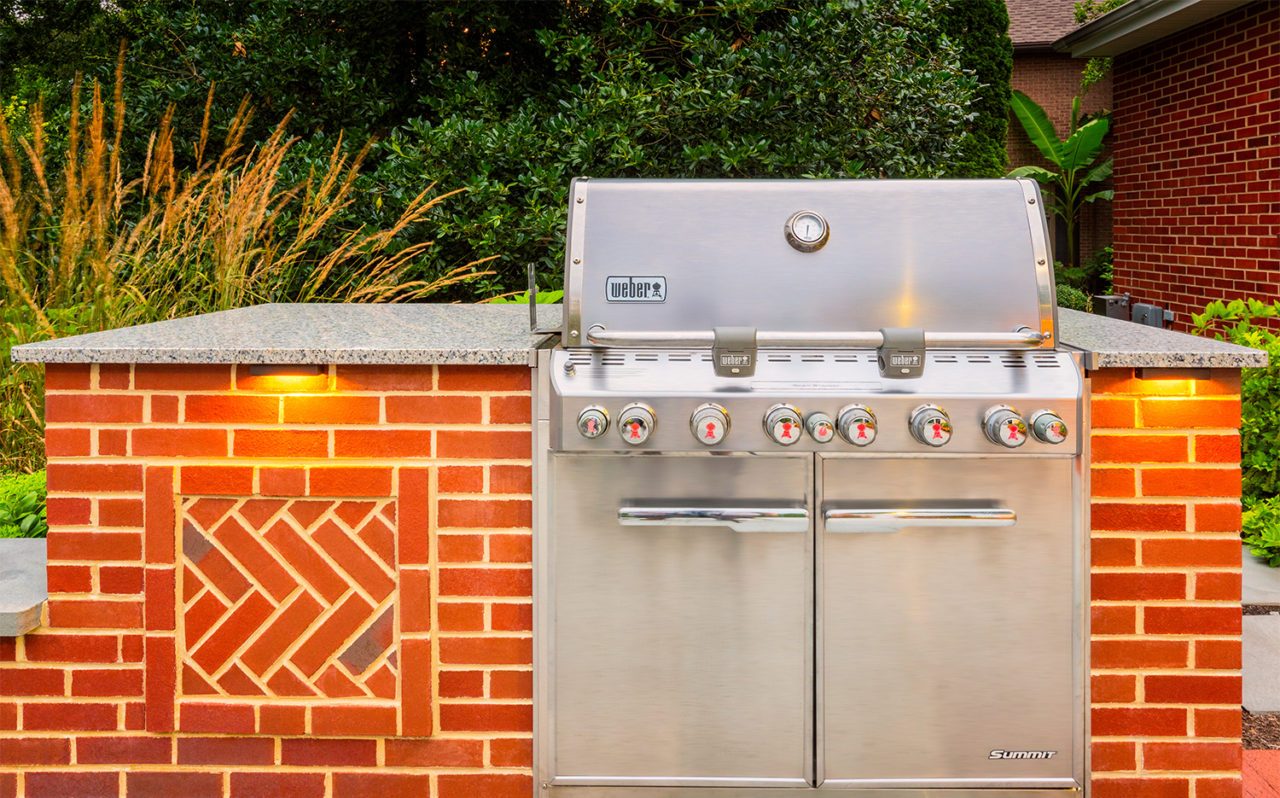 3 Important Design Tips to Incorporate in Your Outdoor Kitchen